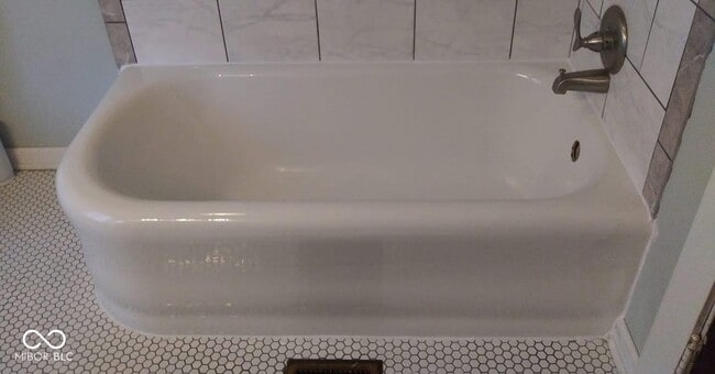 Building Photo - 6125 Kingsley Dr