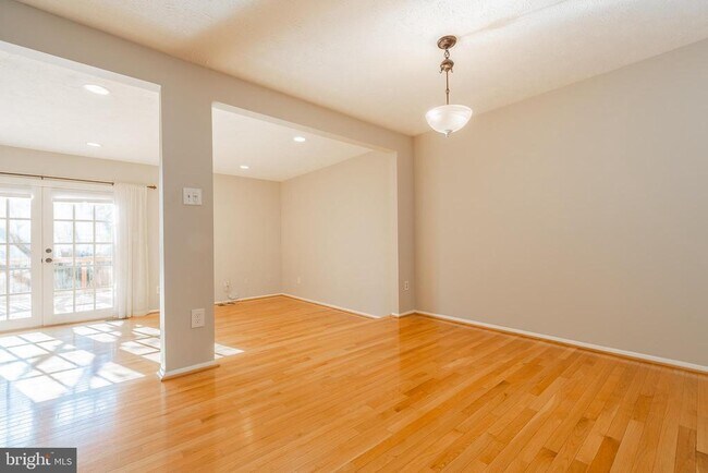 Building Photo - 2911 Montauk Ct