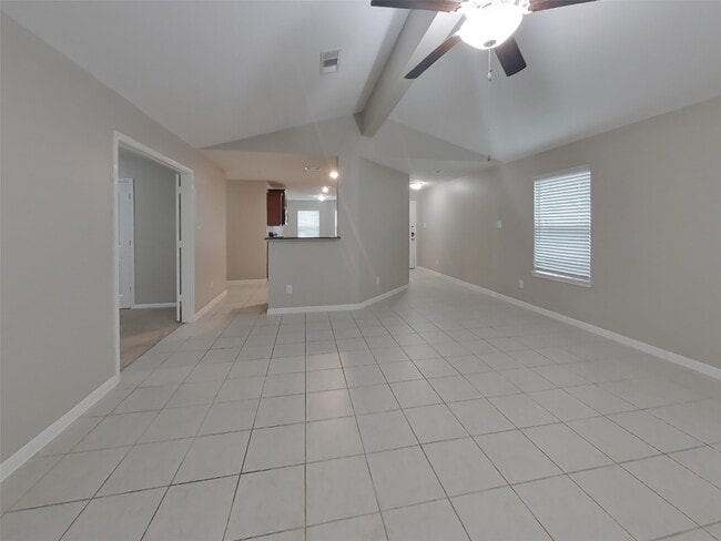 Building Photo - 328 Summer Horse Dr