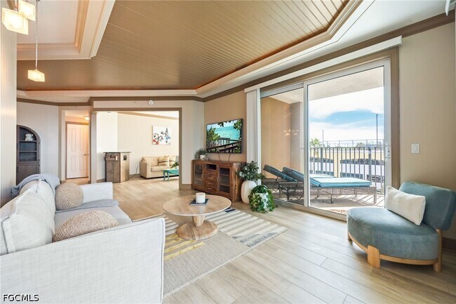 Building Photo - 2825 Palm Beach Blvd