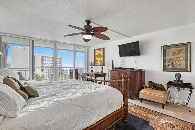 Building Photo - 3546 S Ocean Blvd