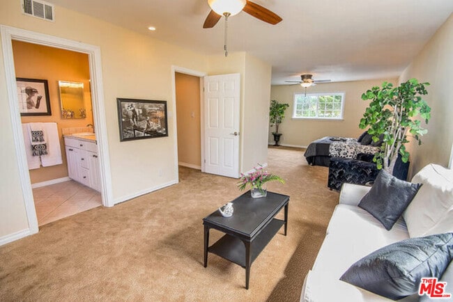 Building Photo - 7830 W 83rd St