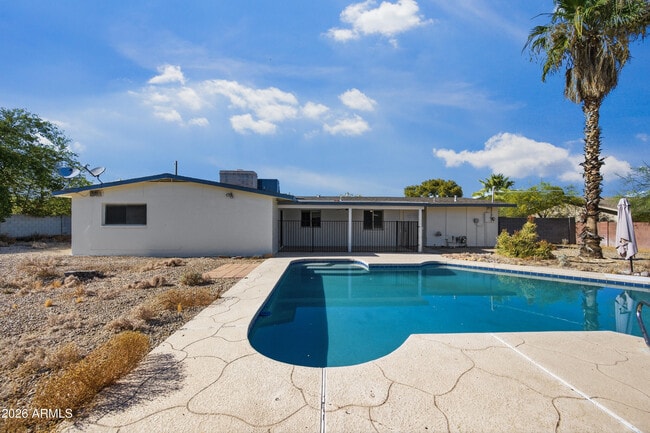 Building Photo - 4213 E Sahuaro Dr