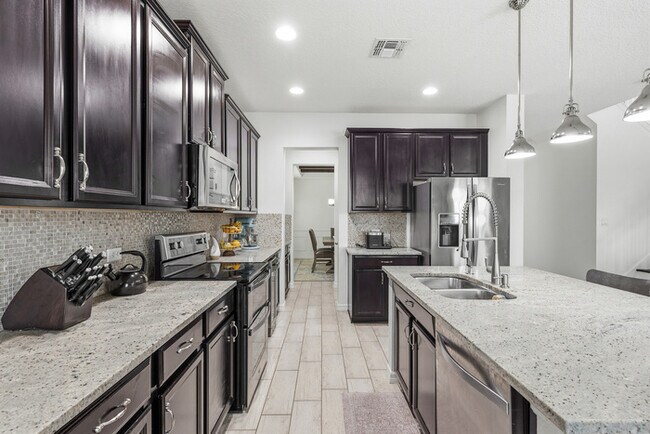 Building Photo - Waterfront Lake Nona Pool Home