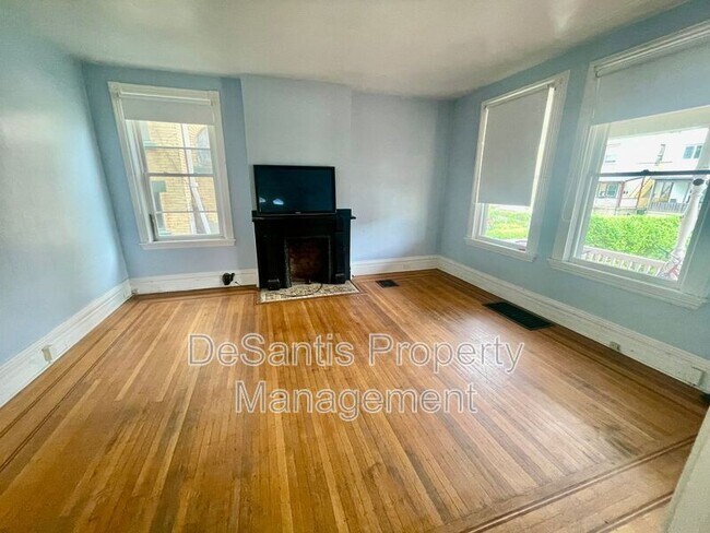 Building Photo - 5498 Hayes St