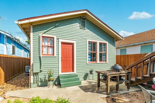 Building Photo - 4123 Avenue Q