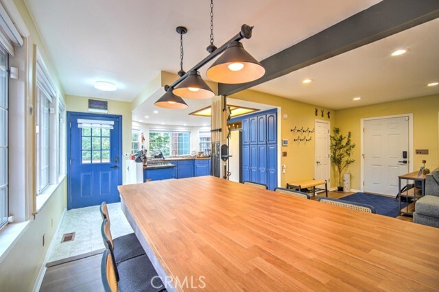 Building Photo - 582 Rose Ln