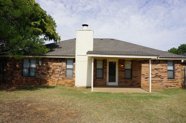 Building Photo - 1104 Homestead Dr