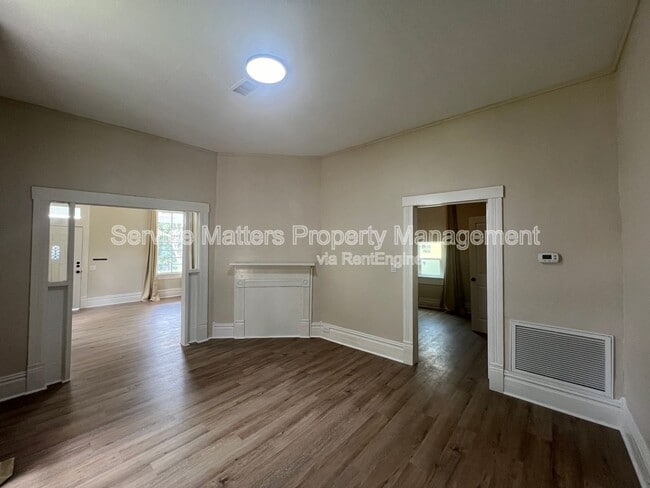 Building Photo - 1319 W Jackson St