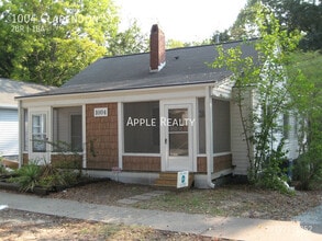 Building Photo - 1004 Clarendon St