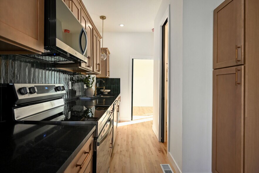 Building Photo - 2331 Belleview Ave