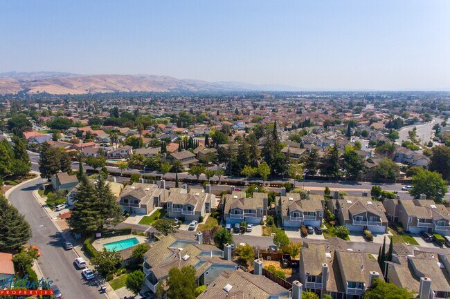 Building Photo - 63 Jacklin Cir