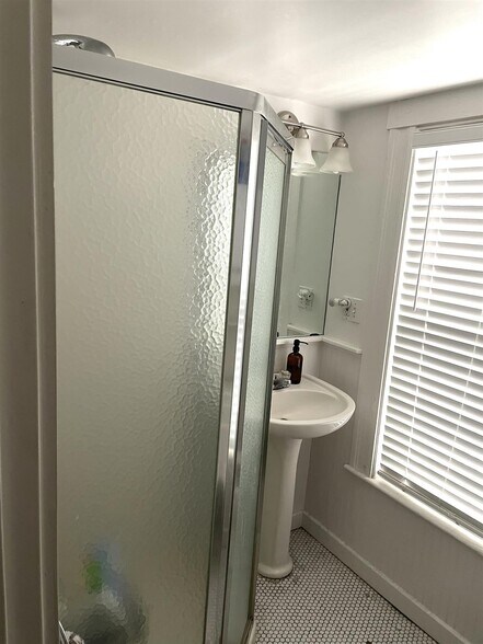 Building Photo - 2 Worcester St