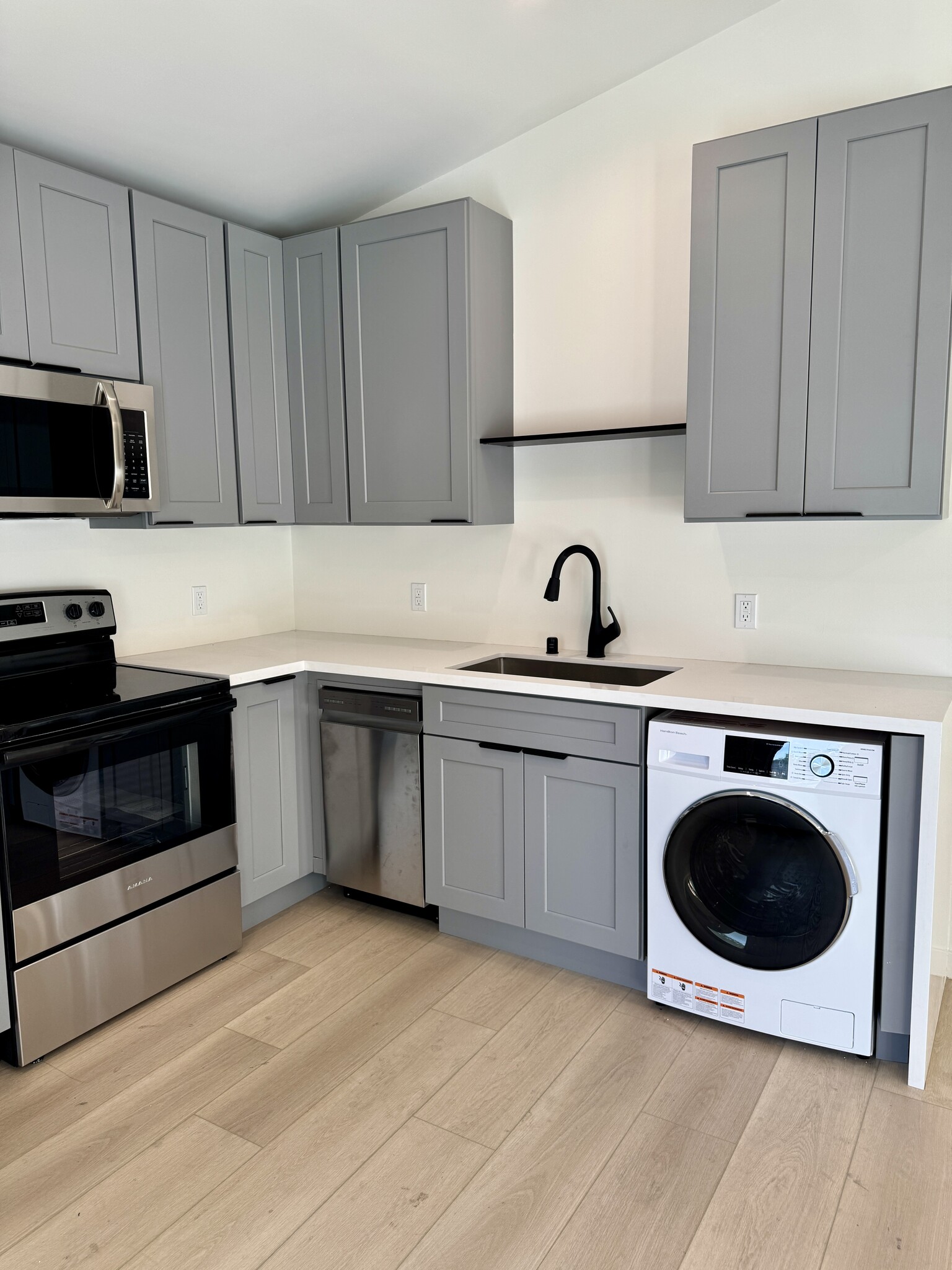 Building Photo - 16159 Hartsook St