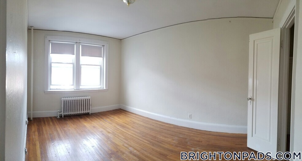 Building Photo - 2045 Commonwealth Ave