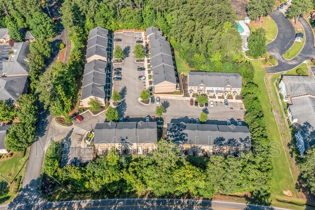 Building Photo - 211 Adderman Dr