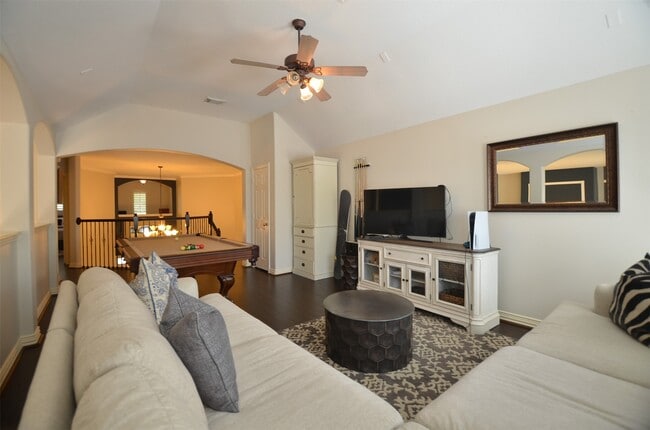 Building Photo - 1310 Wildwood Ln