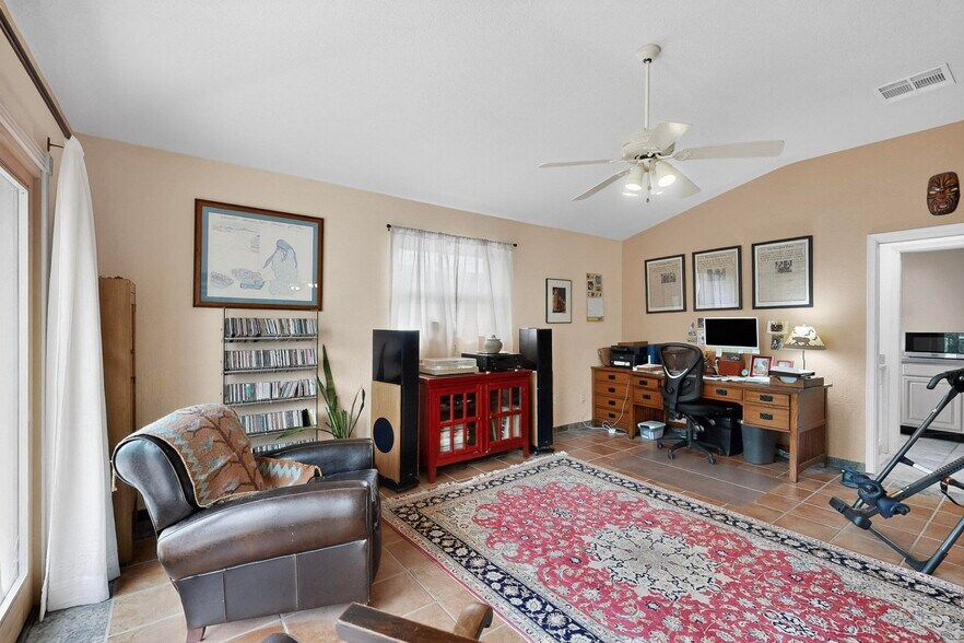 Building Photo - 2004 Vista Lejano