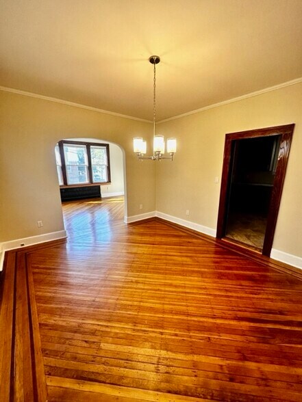 Building Photo - 228 Laurel Ave