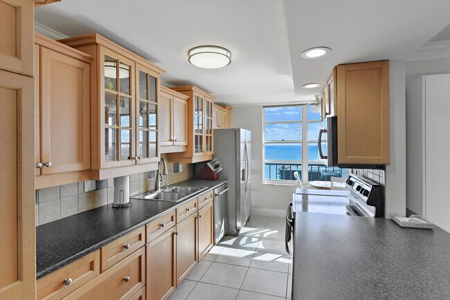 Building Photo - 4280 Galt Ocean Dr