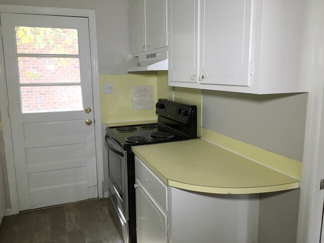 Building Photo - 2 Bedroom 1 Bath Apartment in Radcliffeborough - Downtown Charleston