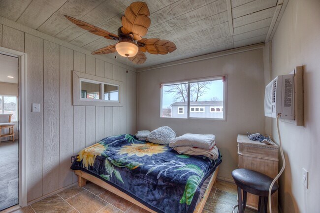 Building Photo - 6658 Bratton Rd