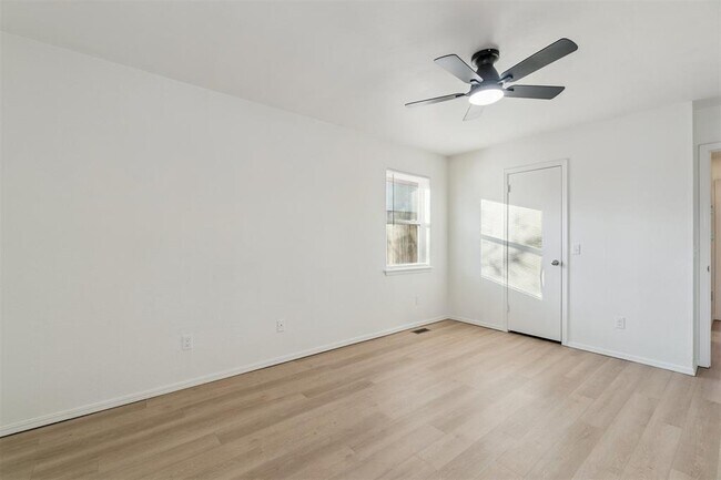 Building Photo - 1033 Mabel C Fry Blvd