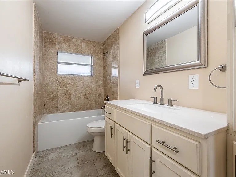 Building Photo - 2115 St Croix Ave