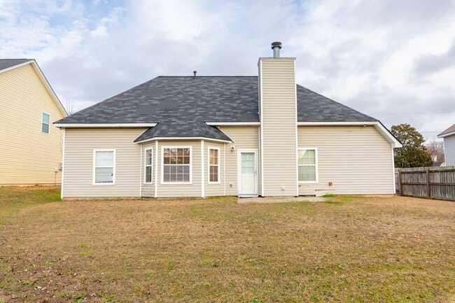 Building Photo - Move-In Ready 4 Bedroom Beauty in South Fulton!!