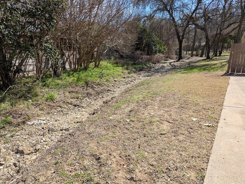 Back Property Line - 273 Leafy Hollow Ln