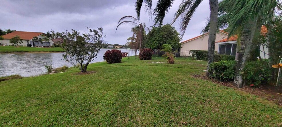 Building Photo - 5595 Egret Isle Trl