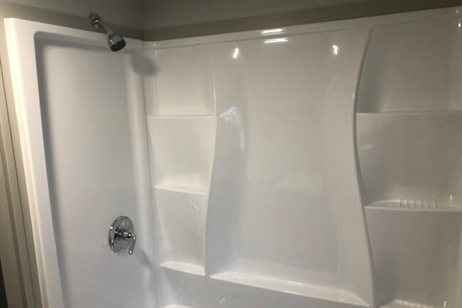 Bathroom Shower - 112 W 1st St S