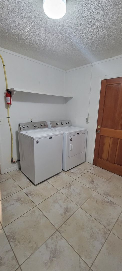 Building Photo - 2220 NW 14th Ave