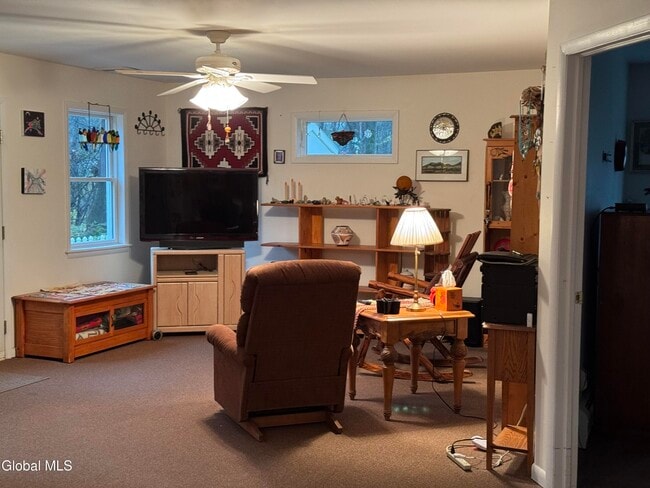 Building Photo - 18 Conver Dr