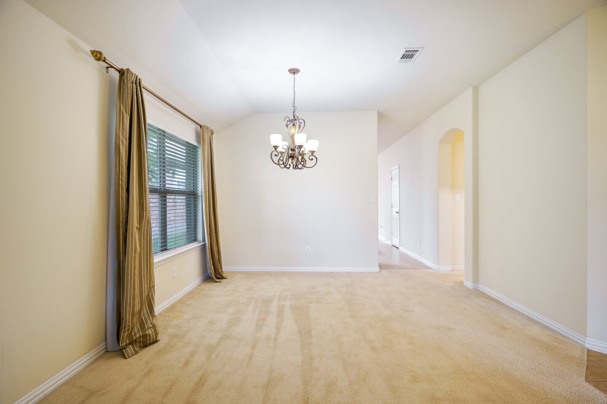 Building Photo - 227 Creekwood Dr