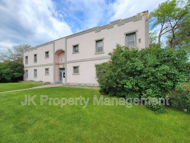 Building Photo - 20 18th St S