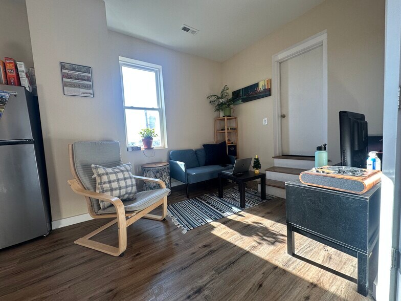 Building Photo - 1648 S 16th St