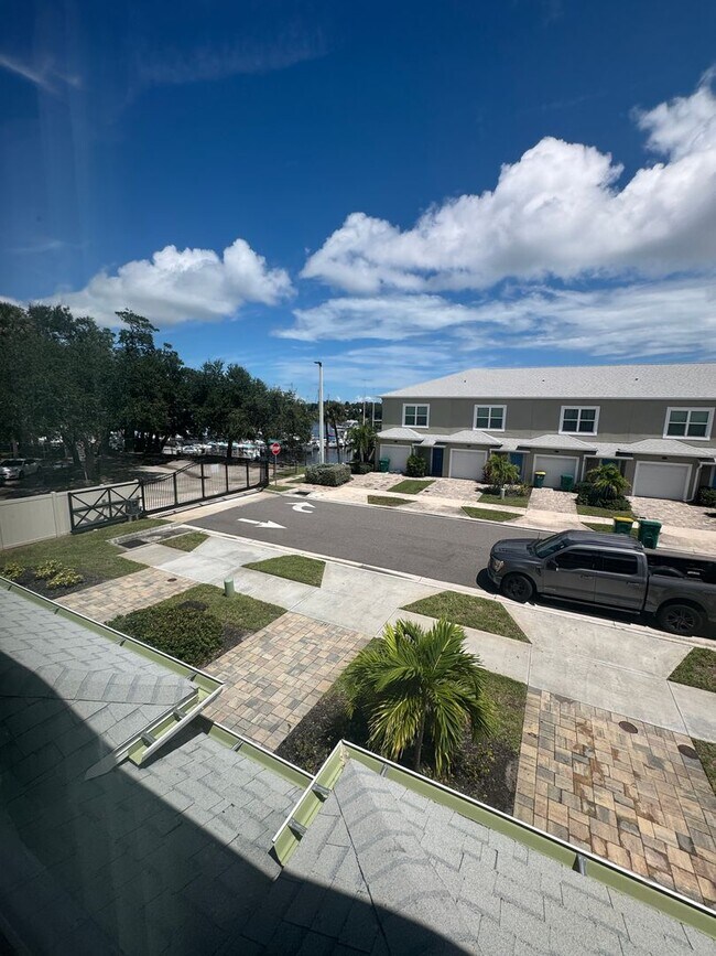 Building Photo - 930 Paddleboard Ct