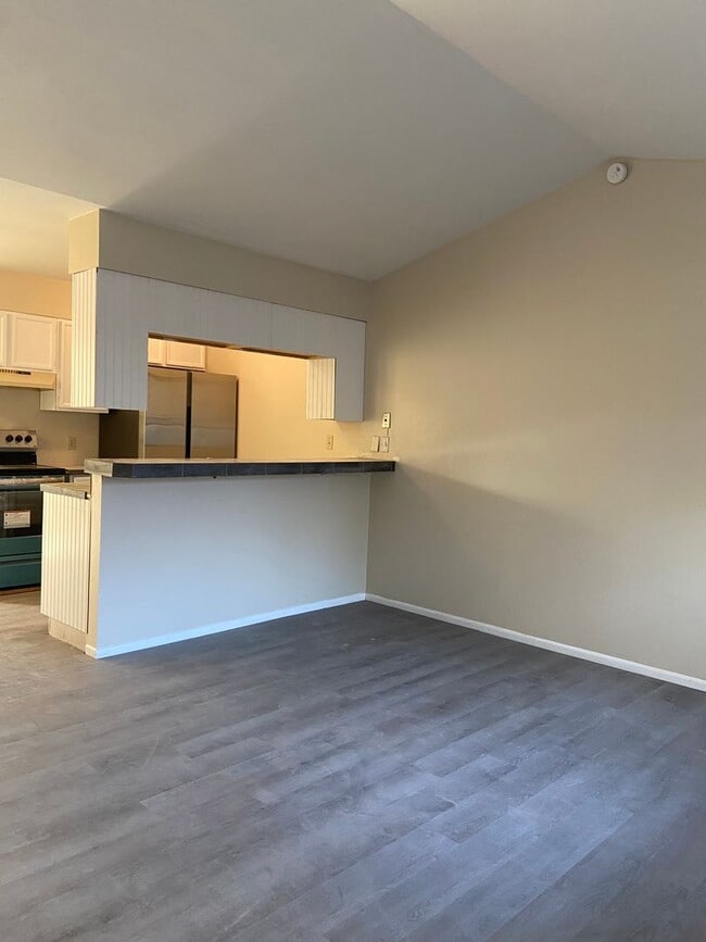 Building Photo - 510P