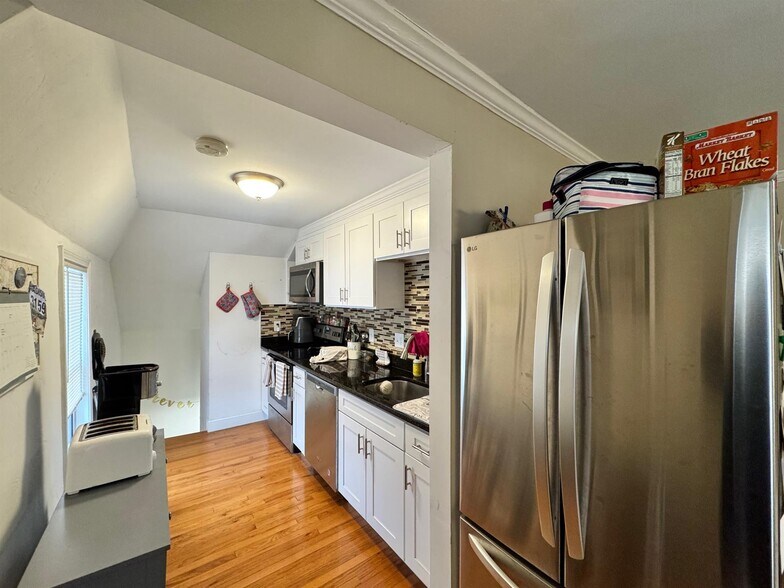 Building Photo - 25 4th St