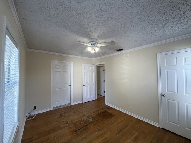 Building Photo - Ready for move in