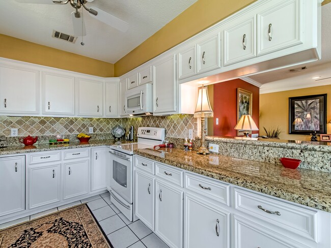 Building Photo - 9181 Deepwater Dr