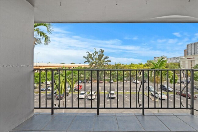 Building Photo - 8107 SW 72nd Ave