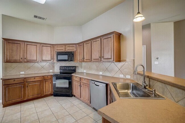 Building Photo - 204 Kerley Dr