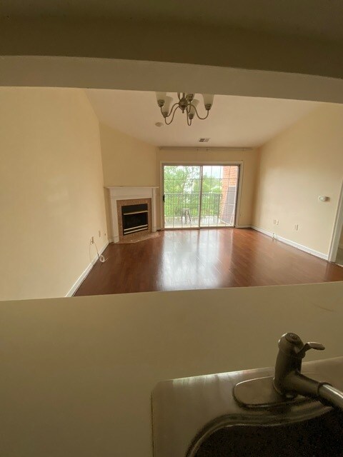Building Photo - 6924 Fairfax Dr