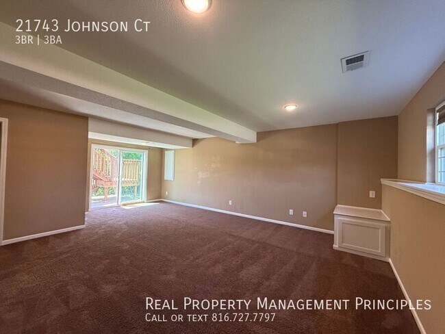 Building Photo - 21743 Johnson Ct