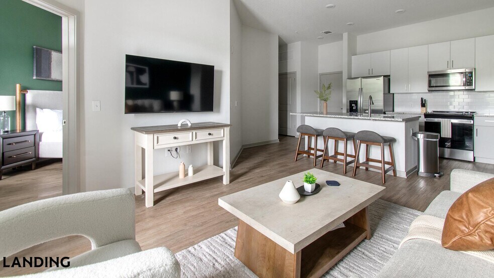 Building Photo - 7311 Baymeadows Way