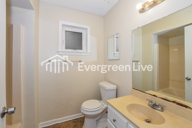 Building Photo - 5070 Quince Rd