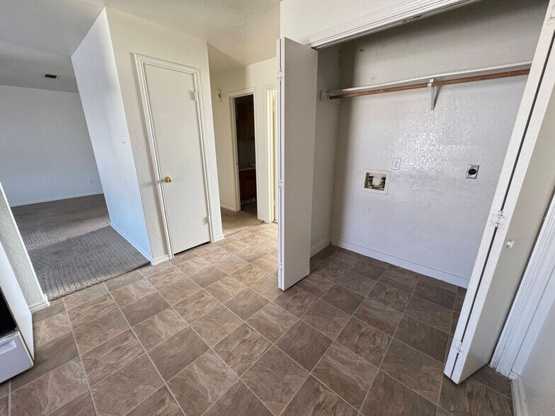 Building Photo - 1904 Windward Dr