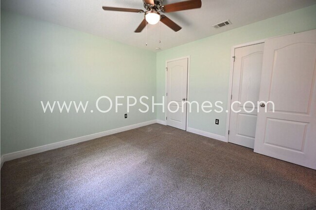 Building Photo - Home in South Crestview!